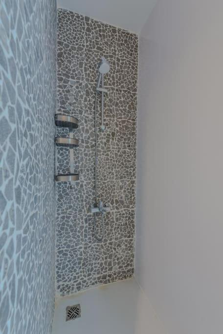 Elegant 3br On Swan Crystal Lagoon At Elgouna Families Only *