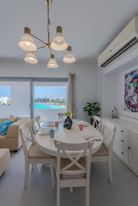 Elegant 3br On Swan Crystal Lagoon At Elgouna Families Only Apartment