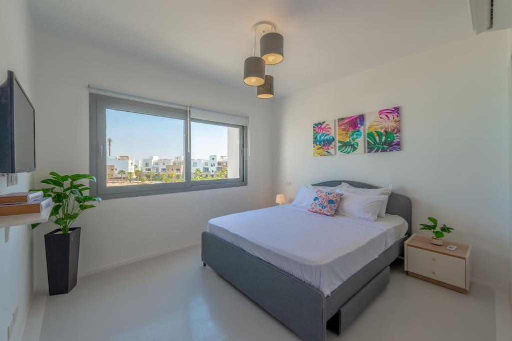 Elegant 3br On Swan Crystal Lagoon At Elgouna Families Only