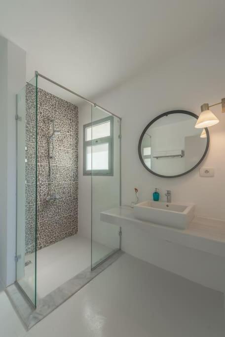 Elegant 3br On Swan Crystal Lagoon At Elgouna Families Only Apartment *