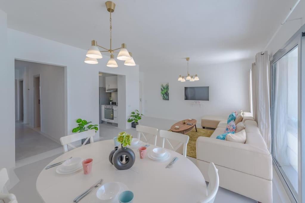 Apartment Elegant 3br On Swan Crystal Lagoon At Elgouna Families Only *
