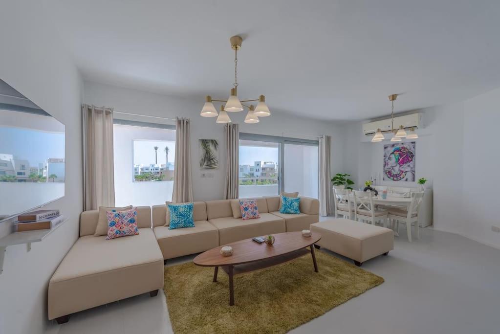 Elegant 3br On Swan Crystal Lagoon At Elgouna Families Only *